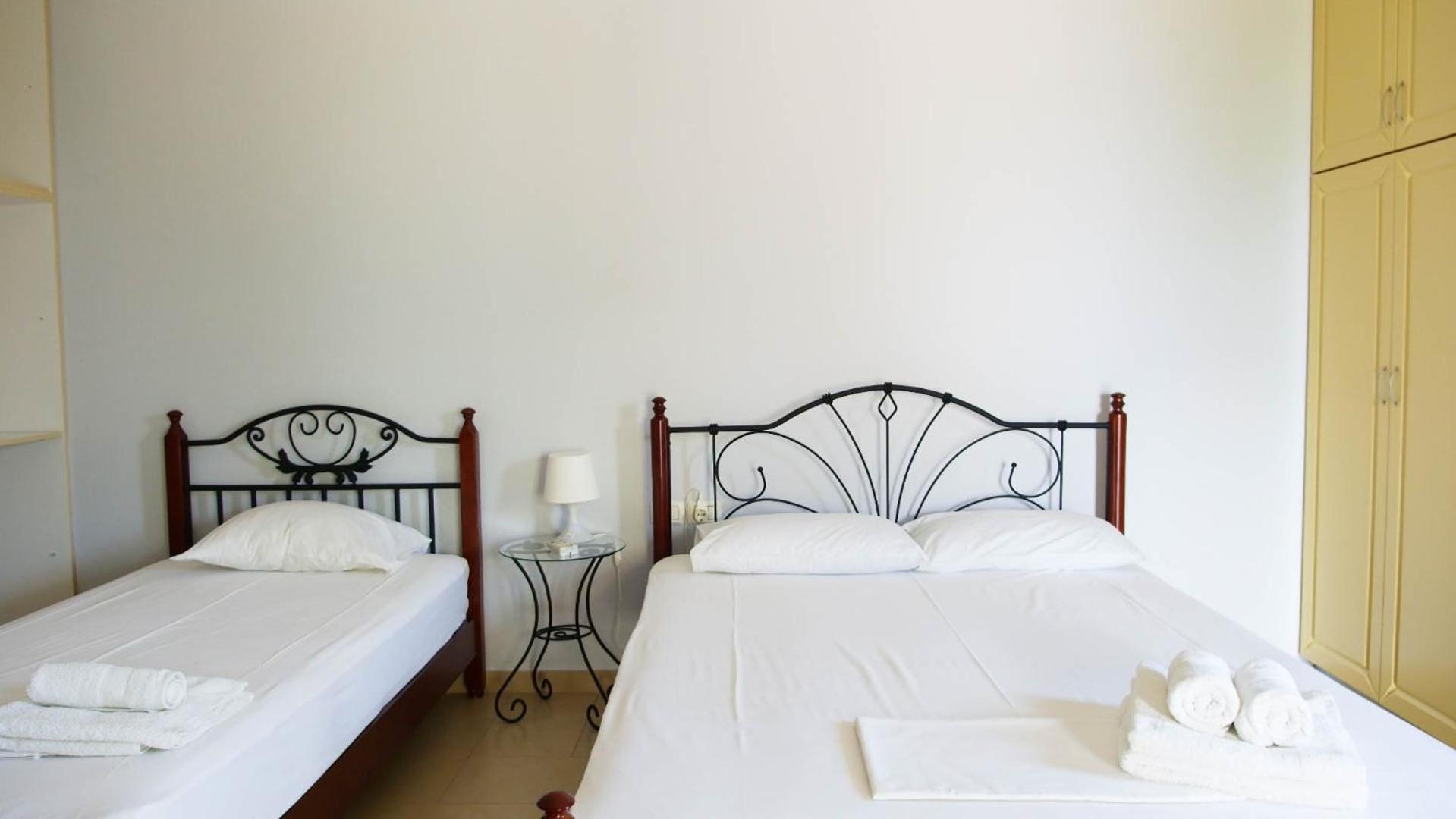 Guest House Suga 1 Qeparo Pokój zdjęcie