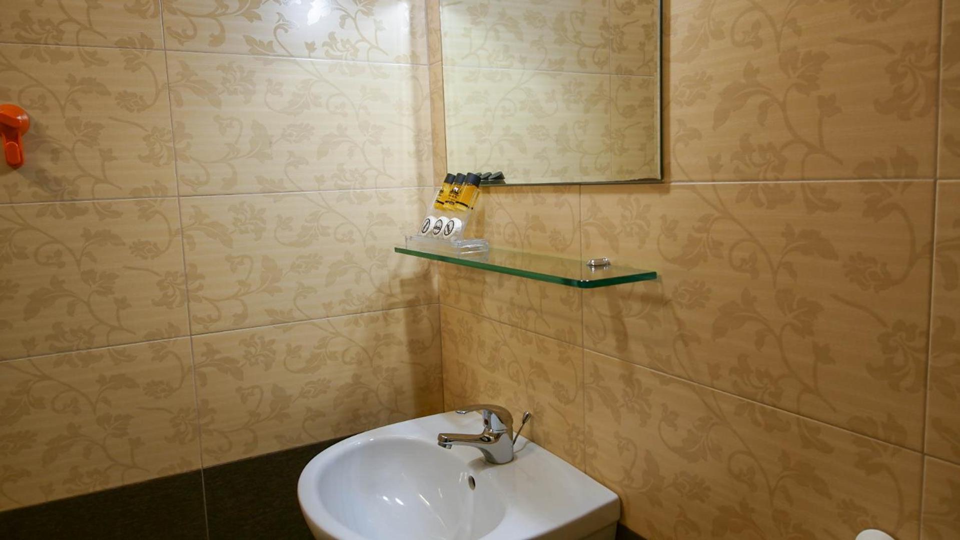 Guest House Suga 1 Qeparo Pokój zdjęcie
